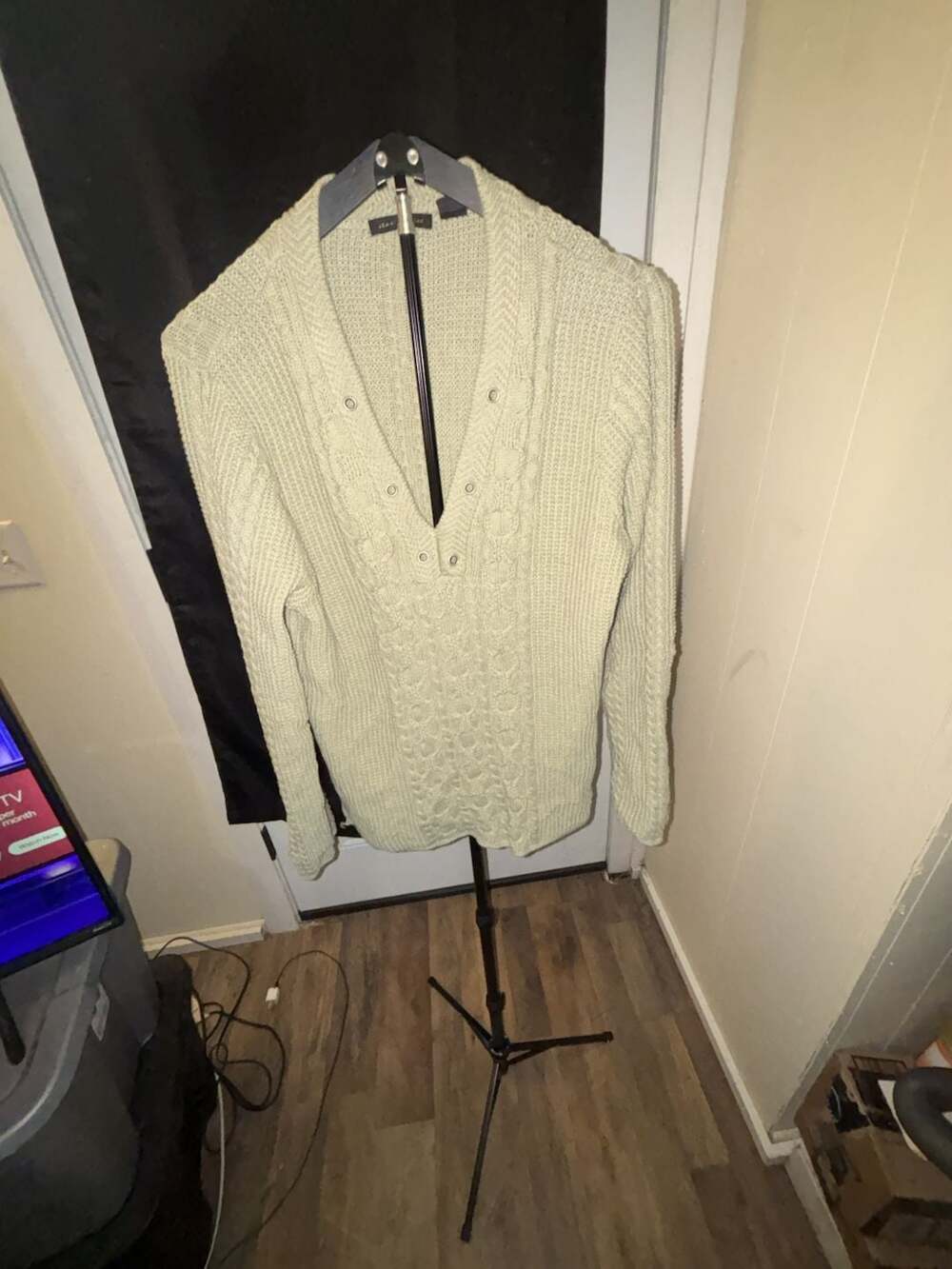 Jeanne Pierre Men's Cable Knit Pullover Sweater with Button Neck Accent Size L